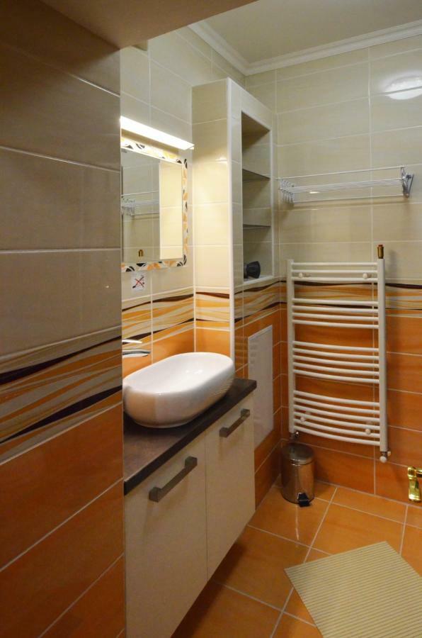 דירות אגר Bathory Apartman מראה חיצוני תמונה